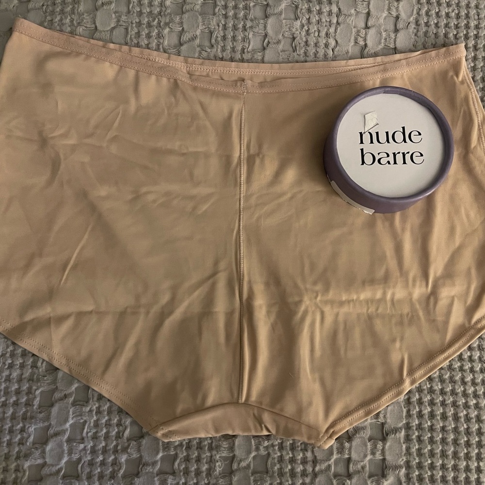 NIB Nude Barre Women’s Girlshorts